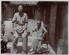 詹世釵的后人，詹澤純成年之后就職于英駐外使館