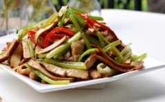 熱量低的豆制品，豆花、普通香干、豆腐千張