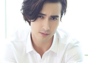 高偉光的家庭成員，父母也都是中國人