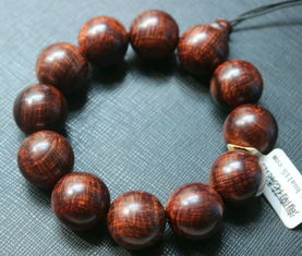 黃花梨怎么鑒別，聞氣味是鑒別最基礎(chǔ)的一點