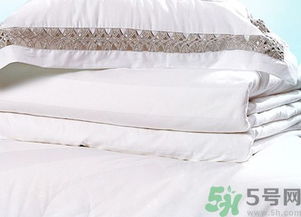 蠶絲被多少錢一斤,一般價格在200元以上一斤