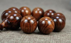 黃花梨怎么盤,不能用濕布或者用水沖洗更不能用堿水