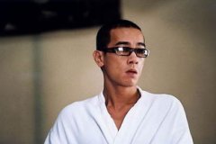 一杯二鍋頭嗆得眼淚流是什么歌，是陳小春的歌曲《算你狠》