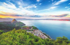 撫仙湖海拔高度是多少，為1722.5米面積216.6平方公里