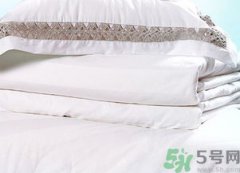 蠶絲被多少錢一斤，一般價格在200元以上一斤