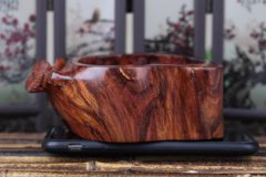 黃花梨的辨別方法,一要“摸”二要“聞”三要“嘗”