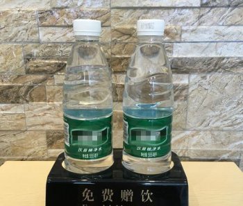 酒店里的礦泉水收費嗎,都會有1-2瓶礦泉水是免費的