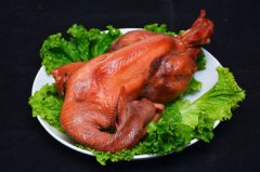 南陽特產(chǎn)有哪些好吃的能帶走，鎮(zhèn)平燒雞和西峽獼猴桃適合送人