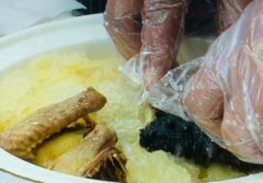 最正宗佛跳墻的做法，泡發遼參4個泡發鮑魚6個泡發魚翅35克