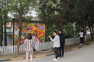 人類最古老的繪畫形式是，壁畫是歷史上最早的繪畫形式之一