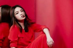 徐佳瑩最火的歌,是她自己創(chuàng)作的《失落沙洲》