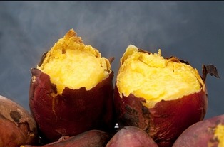 晚上吃什么不會(huì)胖而且還可以瘦身，紅薯是代表性比較強(qiáng)的粗糧