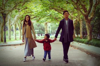 鐘漢良為什么關(guān)注唐嫣，因?yàn)閮扇撕献鬟^電視劇《何以笙簫默》