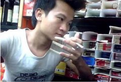 男生留小拇指指甲寓意