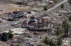 2004年海嘯死了多少人,已經(jīng)造成22.6萬人死亡