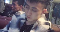 富二代秦奮的爸爸，有網傳其名字叫秦勉也有說叫秦曉