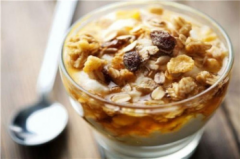 沖麥片用酸奶還是純奶，酸奶沖麥片要不要加熱