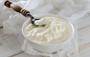 喝酸奶的功效和作用,喝酸奶有什么好處和壞處