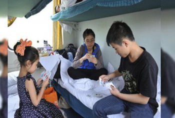 坐火車硬臥過夜必備,火車硬臥上鋪鞋子放哪