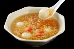 女人經(jīng)常吃醪糟會(huì)濕氣重嗎，醪糟早上吃還是晚上吃