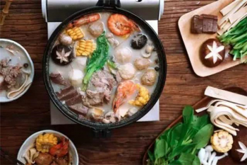 火鍋料里加純牛奶好吃嗎,火鍋可以加牛奶嗎