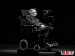 愛因斯坦厲害到什么程度,霍金和愛因斯坦誰厲害