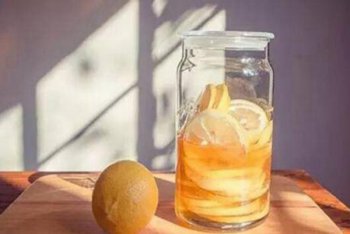 自制蜂蜜檸檬水怎么做，自制蜂蜜檸檬茶禁忌