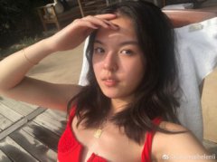 李詠老婆哈文現在怎么樣了,李詠女兒法圖麥曬度假照