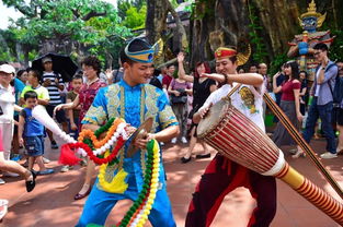 傣族的風俗和節日,浴佛節要用清水為佛洗塵