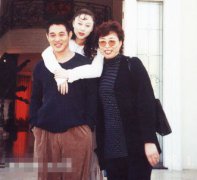 李連杰和利智的故事，二人初識于1989年《龍在天涯》