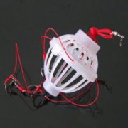 水怪釣魚怎么按裝,打開吊籃中間的蓋子然后將炸彈鉤裝入