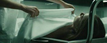 人死后為什么要蓋住臉，穿壽衣為什么不能穿內褲