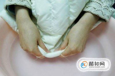 最全的羽絨服清洗方法，白色羽絨服清洗竅門
