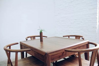 八仙桌由來及座次怎么排，八仙桌客人坐什么位置