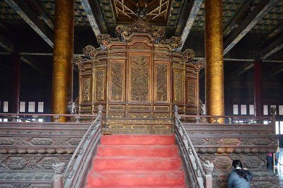 故宮龍椅為什么不能坐，為什么普通人不能坐龍椅