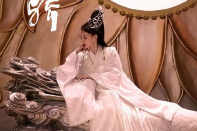 絕代雙驕邀月怎么死的,憐星為什么打不過邀月