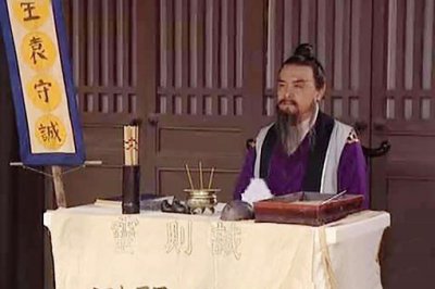 西游記涇河龍王為什么輸給袁守誠,袁守誠和涇河龍王