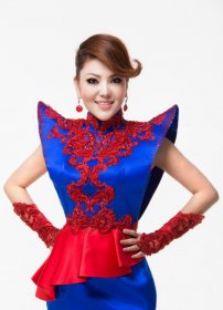 烏蘭圖雅個(gè)人資料年齡多大結(jié)婚照