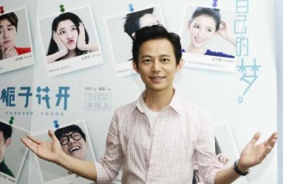 卓偉暗示何炅性取向爆其和小鮮肉天涯