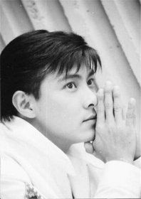 張衛健頭發是怎么沒的光頭原因