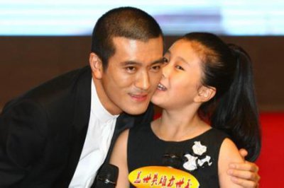 富二代楊子的家世,身后背景是家族企業巨力集團