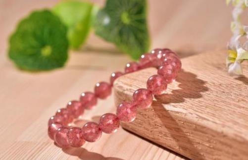 女生佩戴草莓晶的禁忌 越戴越倒霉 不能亂戴