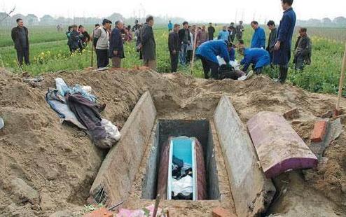 死后土葬好還是火葬好 哪個能轉世 人不能投胎嗎