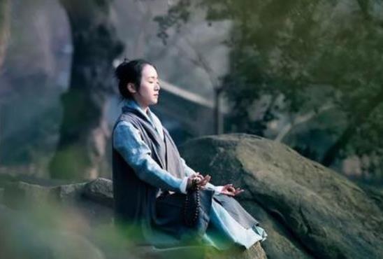 晚上幾點(diǎn)不要念佛 最佳時間 念經(jīng)晚上失眠