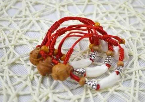 豬驚骨為什么會辟邪，豬頭上的聽骨看起來象龍頭