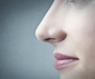 （圖）女生前世是神仙的標記，鼻梁挺拔額頭飽滿可能是神仙轉世