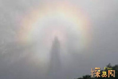 飛機(jī)上拍到神仙救人，不過(guò)是大氣密度變化的假象(不可信)