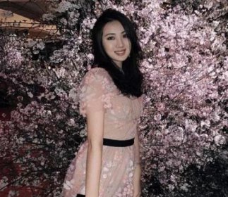 姚安娜母親多大