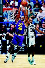 馬龍多少歲退役的