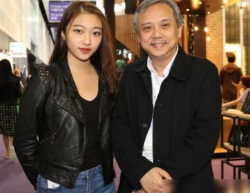 張紀(jì)中比妻子大幾歲